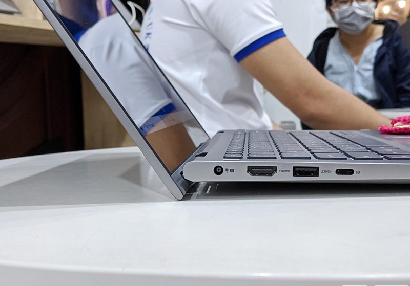 Laptop DELL Inspiron 14 5400-1